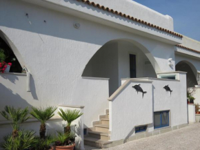 CASA VACANZA AFE A POCHI PASSI DAL MARE Mattinata